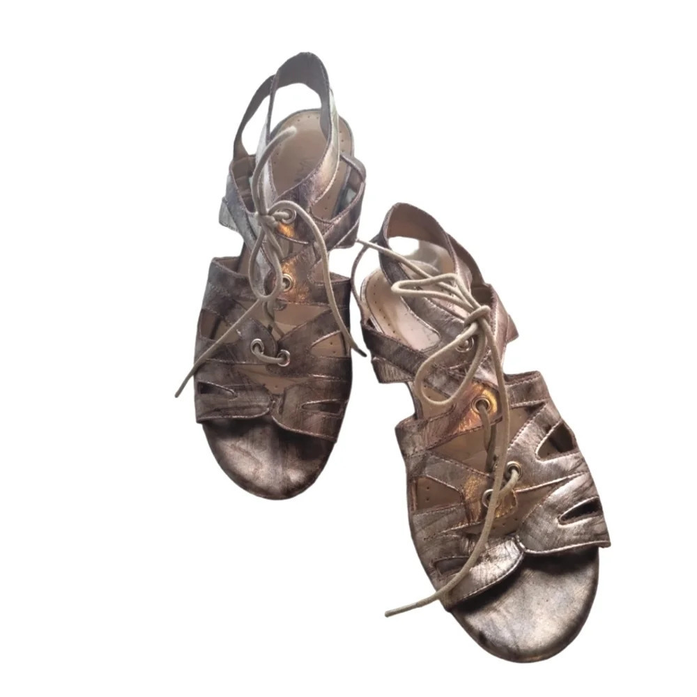 Vaneli Metallic Gladiator Sandals EUC ❤️ - Picture 2 of 13
